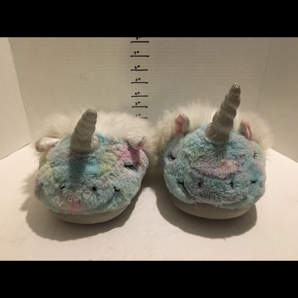 Secret treasures unicorn slippers size medium 7-8